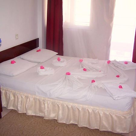 Villa Fortin Pension Кушадасъ Екстериор снимка