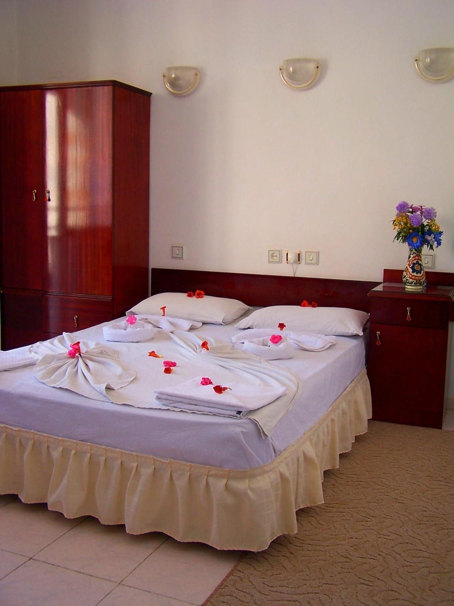 Villa Fortin Pension Кушадасъ Екстериор снимка